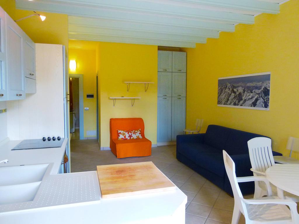 Apartment Hermitage-5 By Interhome Porto Valtravaglia Quarto foto