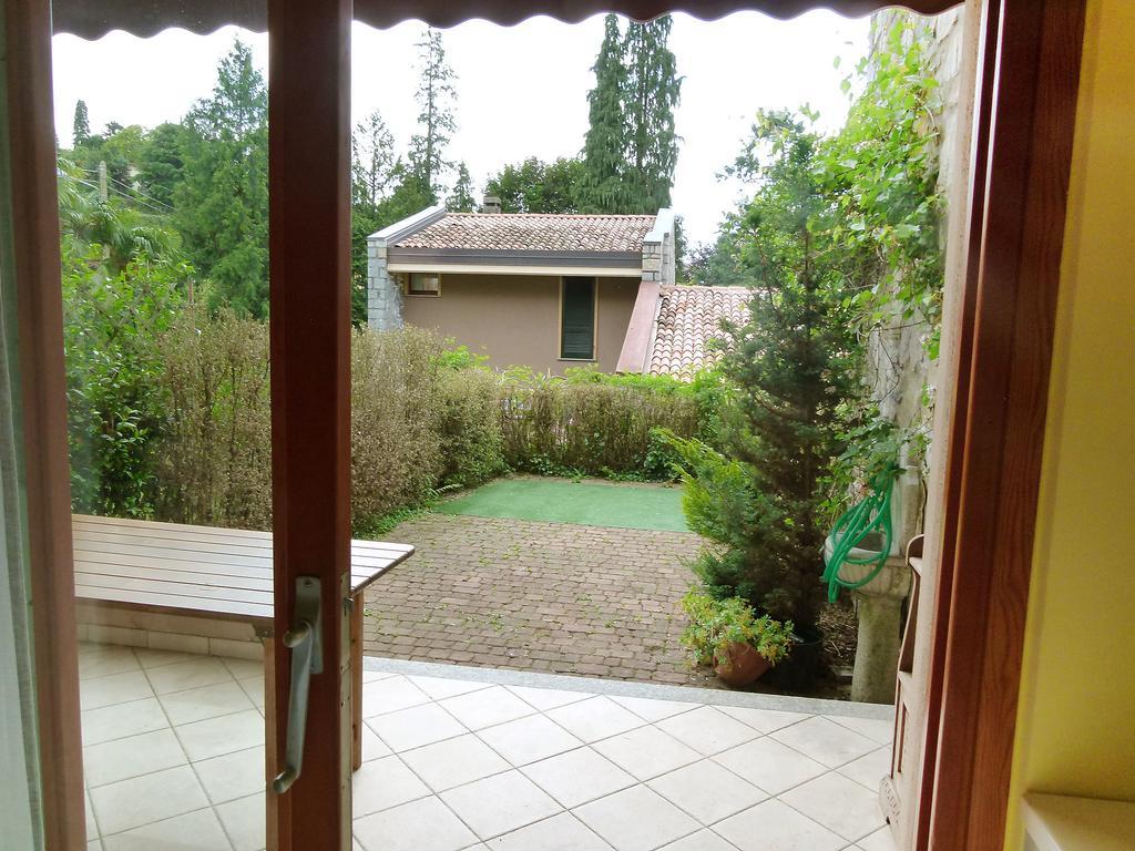 Apartment Hermitage-5 By Interhome Porto Valtravaglia Quarto foto